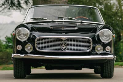 43万2500英ポンド（邦貨換算約8530万円）で落札されたマセラティ「3500GTスパイダー」（C）Courtesy of RM Sotheby's