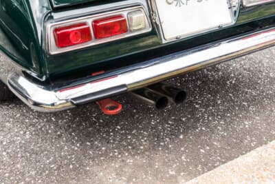 いすゞ ベレット1800GT：牽引フックは前後に装着している