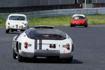 セブリング スプライト、ヒーレー3000を追う1970年式パイパーGT、この後トラブルにより2時間ロスするも完走を果たした