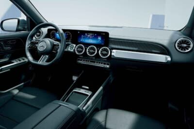 メルセデス・ベンツGLB Urban Stars：スポーティかつ先進のデジタルコクピットディスプレイ