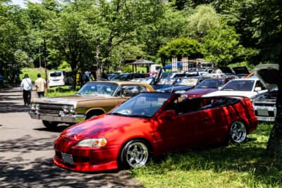 アメリカンローライダースタイルの車両も参加