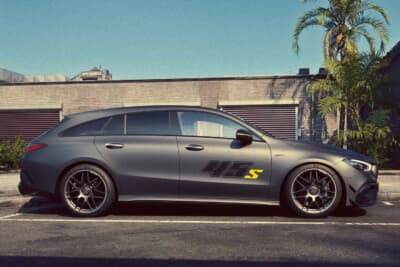 メルセデスAMG CLA45 S 4MATIC+シューティンブレーク ファイナルエディション:クーペ同様にドアにイエローまたはブラックの大きな45Sデカールが入る