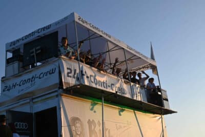 こんな大きな展望台を作って24h観戦なんてなかなか上級者しか難しいですよね