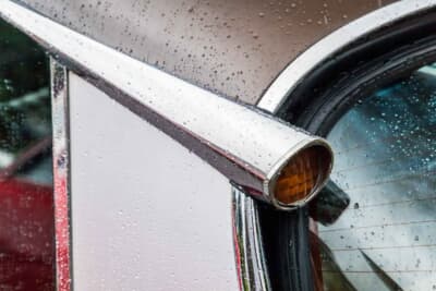 シトロエン DS：ウインカーはルーフラインに沿って取り付けられている