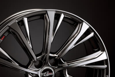 wedsレオニスJG：根元を細く、先端に向かって広く。側面をえぐったような左右非対称の10本スポークが特徴。サブスポークは一段落として二層構造