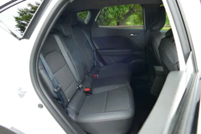 ルノー キャプチャー：リアシートは6：4分割可倒式