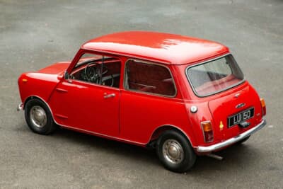 1万1500英ポンド(邦貨換算約230万円)で落札されたオースティン「ミニ1000」(C)Courtesy of RM Sotheby's