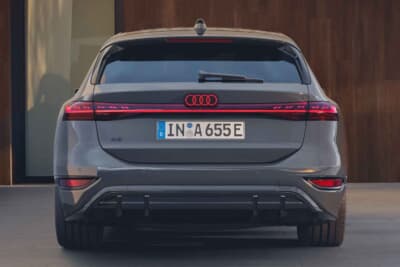 アウディA6 e-tron：ワイド感を強調する立体的なリアライトハウジング採用のA6アバント
