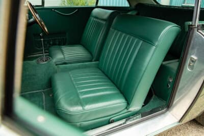 42万1250英ポンド(邦貨換算約8380万円)で落札されたアストンマーティン「DB4 プロトタイプ」(C)Courtesy of RM Sotheby's