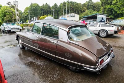 シトロエン DS：流麗なボディラインが美しい