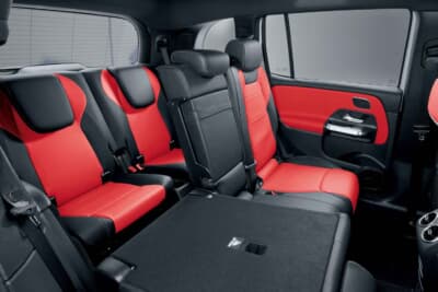 メルセデス・ベンツGLB Urban Stars：２列目シートはリクライニング機能とスライド機能で快適なポジションとスペースを確保