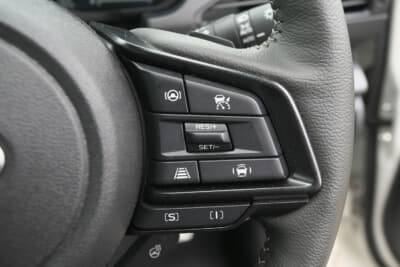 スバル クロストレックS:HEV：アイサイトXを搭載し、高度な運転支援でドライバーをサポート