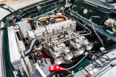 いすゞ ベレット1800GT：エンジンは1.8L SOHCをベースにSOLEX 44φやタコ足を取り付けている