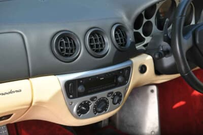 5万5200ポンド（邦貨換算1115万円）で落札されたフェラーリ「360モデナ」（C）Bonhams