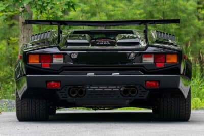  55万5000ドル（邦貨換算約8168万円）で落札されたランボルギーニ「カウンタック 25thアニバーサリー」（C）Courtesy of RM Sotheby's