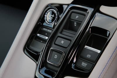 6代目プレリュード：シフトスイッチは他のハイブリッドモデルと共通。S＋シフトを搭載し、スポーティなエンジン特性にできる