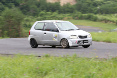 3クラス準優勝の601号車 大堀隼夢