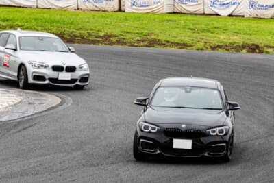 国産車が多いが、輸入車で参加のオーナーも見受けられた