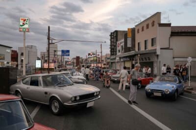 地域最大級の夏まつりに新たな魅力を添えるコンテンツとして初開催された「クラシックカー in 桐生八木沢節まつり」。国内外の名車たちが、風情ある錦町通りにずらりと並んだ