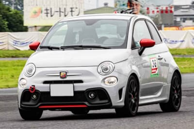 アバルトの参加は1台のみだった