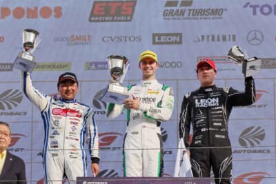 D'stationが今季初勝利を飾った。2位はグッドスマイル片岡選手、3位はポイントリーダーのLEON蒲生選手の順にフィニッシュ