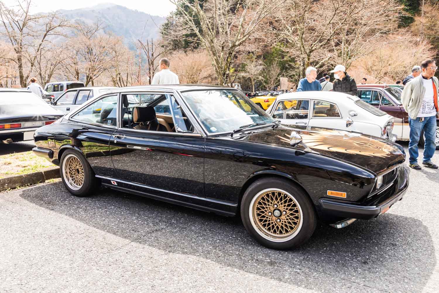 純正「唐獅子デカール」を色違いでリメイク！ ブラックと