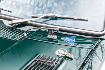 いすゞ ベレット1800GT：ワイパーカウル部分にはキルスイッチのワイヤーを装着