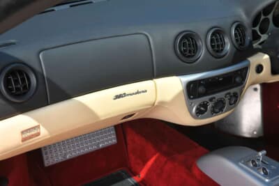 5万5200ポンド（邦貨換算1115万円）で落札されたフェラーリ「360モデナ」（C）Bonhams