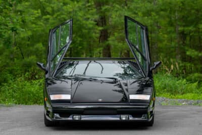  55万5000ドル（邦貨換算約8168万円）で落札されたランボルギーニ「カウンタック 25thアニバーサリー」（C）Courtesy of RM Sotheby's