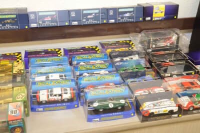 戦前の古いミニカーから近年のトミカやホットウィールまで、クルマ好きなら誰もが楽しめる