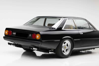 18万4800ドル（邦貨換算約2720万円）で落札されたフェラーリ「400i」（C）Courtesy of RM Sotheby's