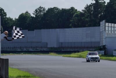 127周という周回数で見事4時間のレースを制した1972年式アルファ ロメオ ジュリアスーパー