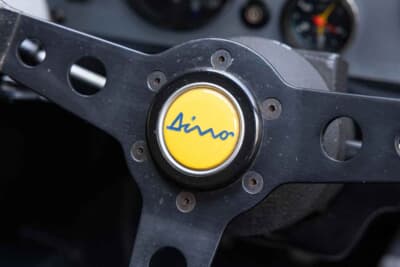 3万2200ポンド（邦貨換算約650万円）で落札されたフェラーリ「308GT4」（C）Bonhams