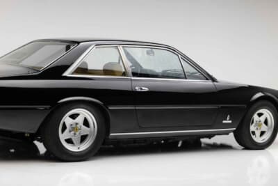 18万4800ドル（邦貨換算約2720万円）で落札されたフェラーリ「400i」（C）Courtesy of RM Sotheby's