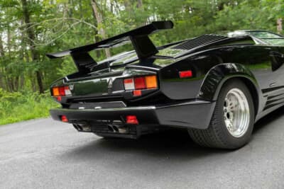  55万5000ドル（邦貨換算約8168万円）で落札されたランボルギーニ「カウンタック 25thアニバーサリー」（C）Courtesy of RM Sotheby's