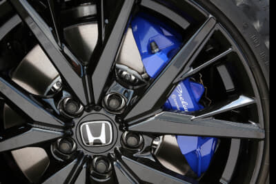 6代目プレリュード：ブレンボ製2ピースブレーキローター（Φ350）とブレーキキャリパーを採用