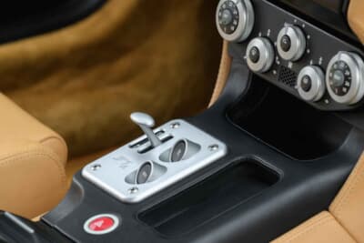 8万500スイスフラン（邦貨換算約1490万円）で落札されたフェラーリ「612スカリエッティ」（C）Bonhams