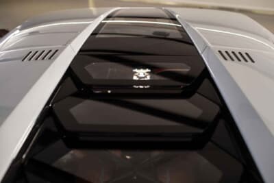 ランオルギーニ・カウンタックLP800-4：6.5L V12エンジン＋48V電気モーターで合計出力814psでトルクは720Nm