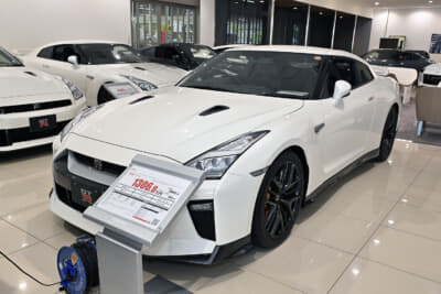 支払総額:1306.0万円●MY17ピュアエディション●初年度登録2017(H29)年1月●走行距離:1万3700㎞