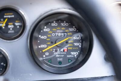 3万2200ポンド（邦貨換算約650万円）で落札されたフェラーリ「308GT4」（C）Bonhams