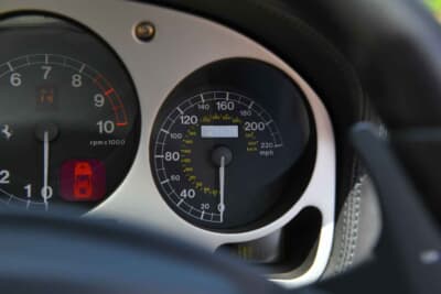 5万5200ポンド（邦貨換算1115万円）で落札されたフェラーリ「360モデナ」（C）Bonhams