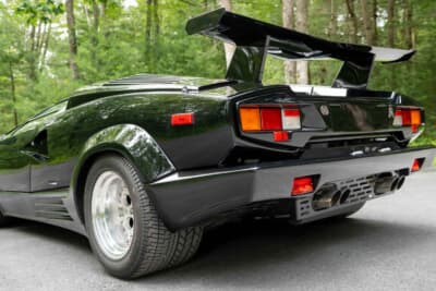  55万5000ドル（邦貨換算約8168万円）で落札されたランボルギーニ「カウンタック 25thアニバーサリー」（C）Courtesy of RM Sotheby's