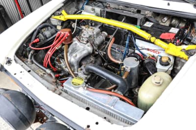 アウトビアンキ A112アバルト：キャブはウェーバーのサイドドラフト。ヘッドをイジっており、エンジンはいい仕上がりとなっている