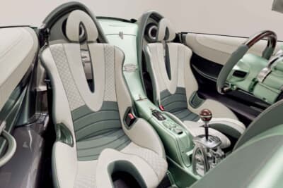 ウアイラ コーダルンガ スピードスター：レザーに施したステッチ数は45万針を超える