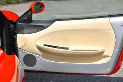 5万5200ポンド（邦貨換算1115万円）で落札されたフェラーリ「360モデナ」（C）Bonhams