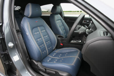 ミツオカ M55 Zero Edition:往年のGTカーのようなスパルタンなシートデザイン