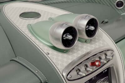 ウアイラ コーダルンガ スピードスター：削り出しアルミなどの素材を多用