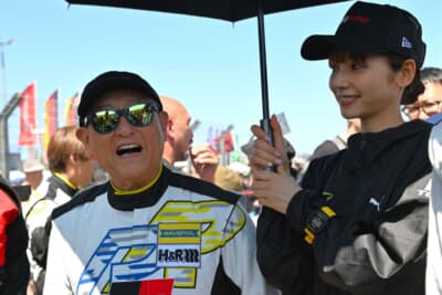 決勝レースを目前に控えたMORIZO選手はゴキゲン!