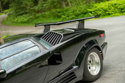  55万5000ドル（邦貨換算約8168万円）で落札されたランボルギーニ「カウンタック 25thアニバーサリー」（C）Courtesy of RM Sotheby's