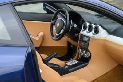 8万500スイスフラン（邦貨換算約1490万円）で落札されたフェラーリ「612スカリエッティ」（C）Bonhams